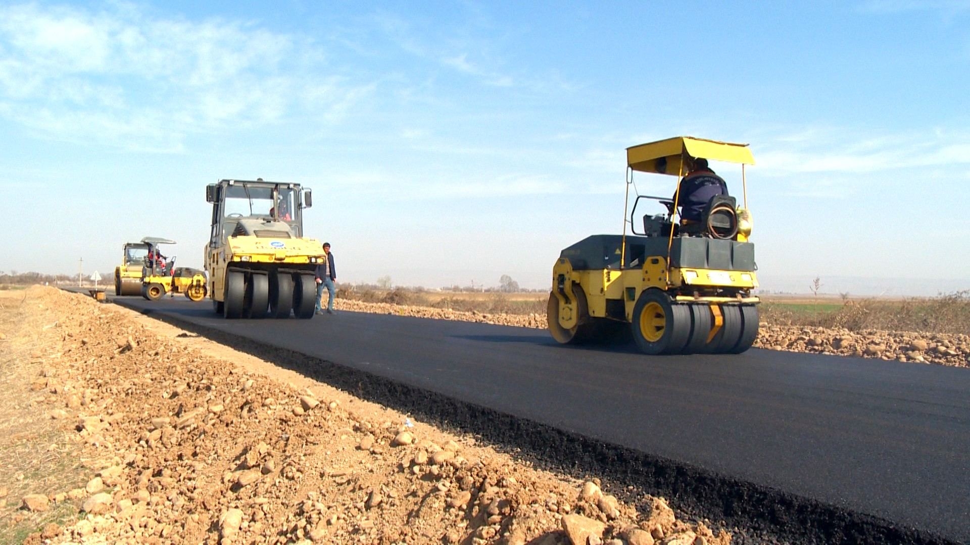 Tovuzda 1 şəhər və 4 kəndi əhatə edən yollar yenidən qurulur (FOTO)