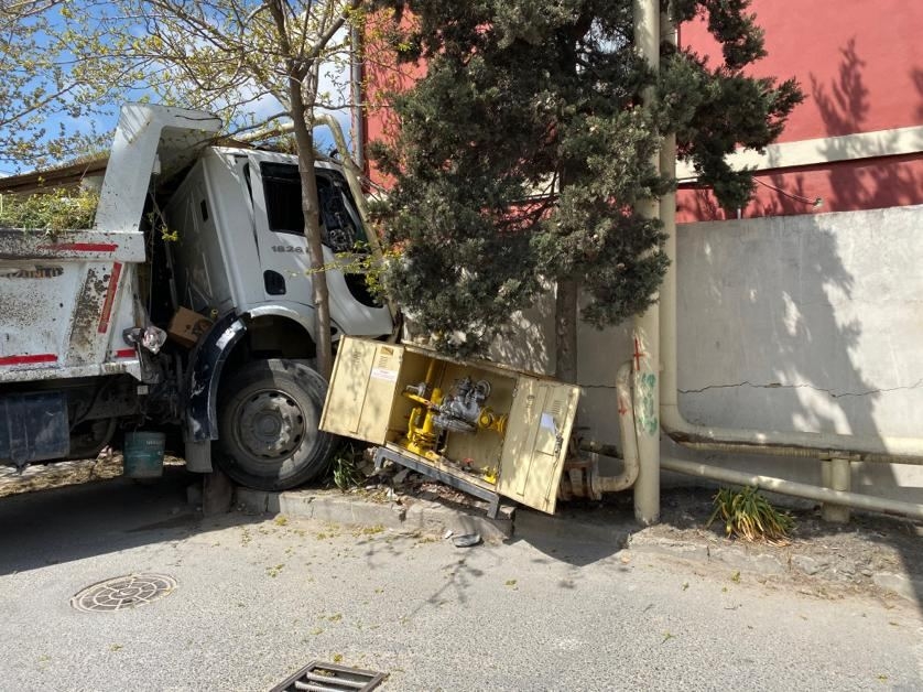 Bakıda ''KamAZ'' qaz təsərrüfatına ciddi zərər vurub (FOTO)