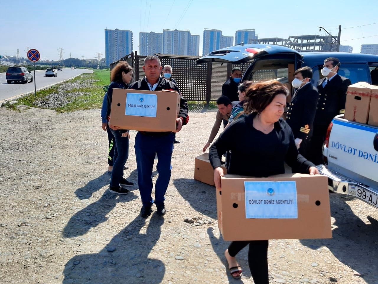 Agentliyin təşəbbüsü ilə 100 tənha və xüsusi qayğıya ehtiyacı olan ailəyə sovqat paylanılıb (FOTO)