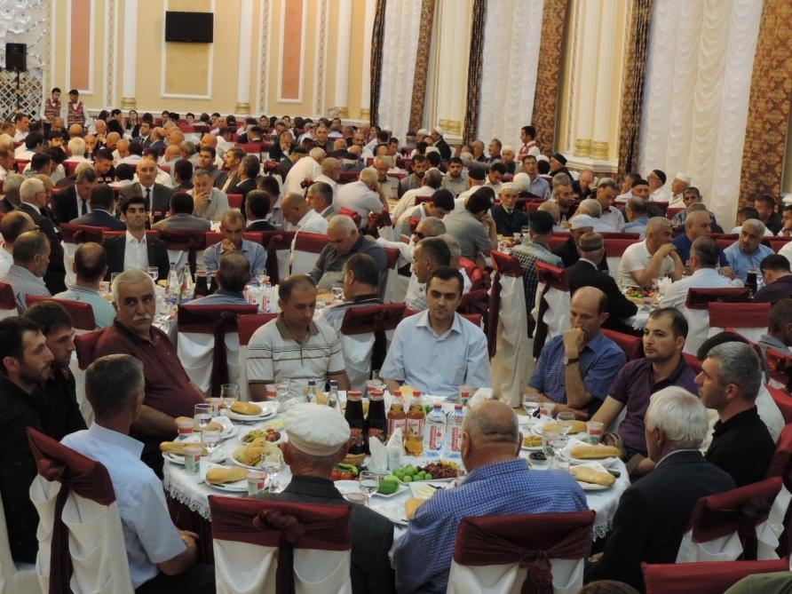 Heydər Əliyev Fondu Xaçmazda iftar süfrəsi təşkil edib (FOTO)