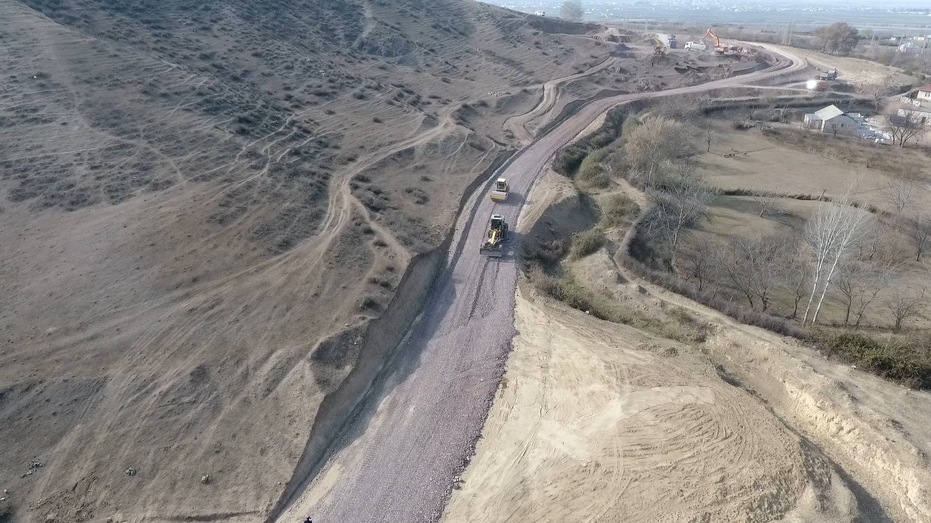 Şəmkirin Zəyəm Cırdaxan-Tatarlı avtomobil yolu yenidən qurulur (FOTO)