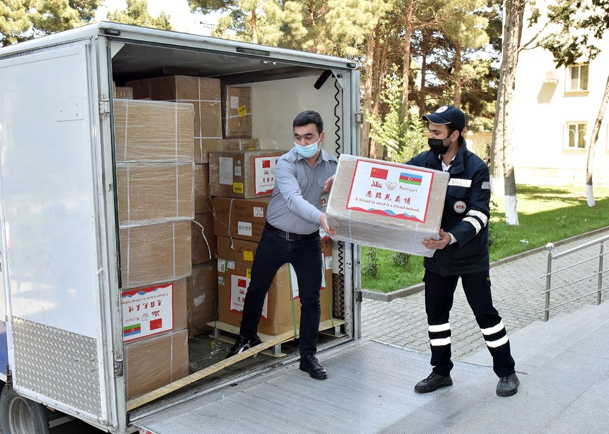 Çinin Sian şəhəri Sumqayıta tibbi yardım göndərdi (FOTO)