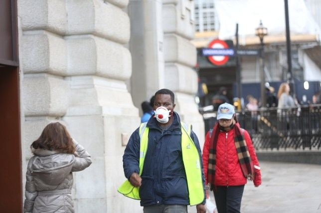 Britaniyada karantin kampaniyasının şüarı dəyişdirildi