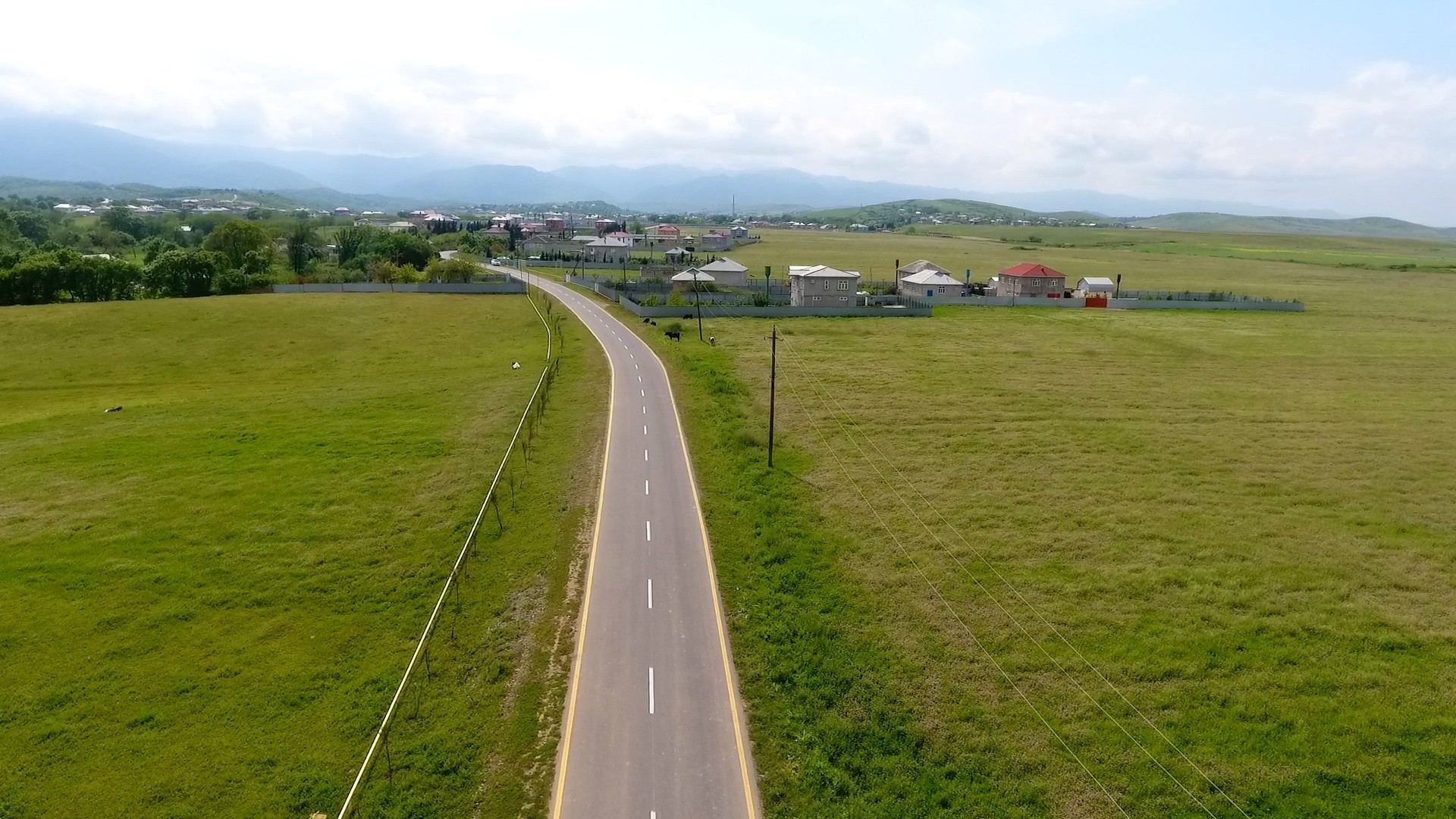 Masallıda 15 yaşayış məntəqəsini əhatə edən yol yenidən qurulub (FOTO)