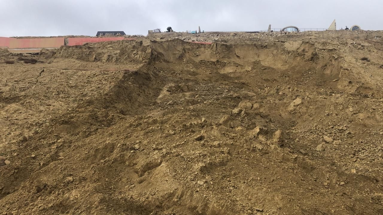 Badamdar yamacında sürüşmənin qarşısını almaq üçün tədbirlərə başlanıb (FOTO)