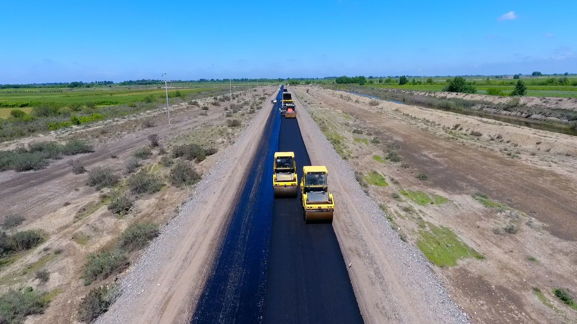 24 yaşayış məntəqəsini birləşdirən Kürdəmir-Zərdab yolu yenidən qurulur (FOTO)