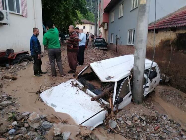 Türkiyədə daşqın nəticəsində iki nəfər həlak olub (FOTO)