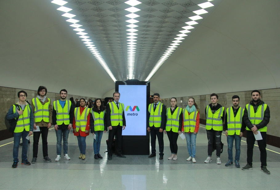 Azərbaycan-Fransız Universitetinin tələbələri Bakı metropolitenində məşğələlərə başlayıb (FOTO)