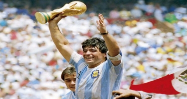 Maradona futbol tarixinin ən yaxşı oyunçusu seçilib