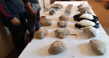 Sərhədçilər 25 kiloqrama yaxın narkotik vasitənin keçirilməsinin qarşısını alıb, 3 nəfər saxlanılıb (FOTO)