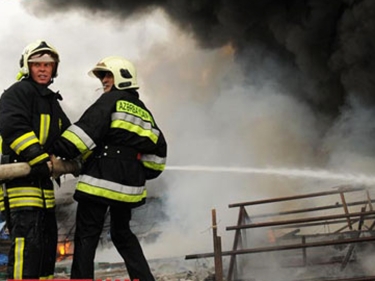 Gəncədə yaşayış binası yanıb, 7 nəfər təxliyə edilib