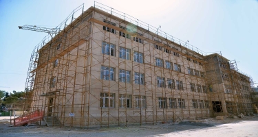 Paytaxtda yeni məktəb binaları inşa olunur (FOTO)