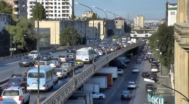 Bakının bu küçə və prospektlərində tıxac var (FOTO)