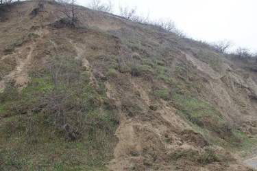 Lənkəranda sürüşmə ərazisindəki yolda hərəkət bərpa olunub