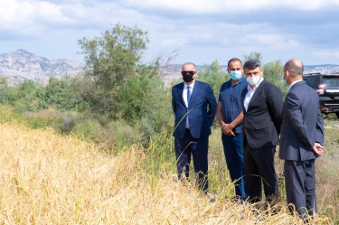 Kənd Təsərrüfatı naziri Ağdaş və Göyçayda təsərrüfatlara baş çəkib, fermerlərlə görüşüb (FOTO)