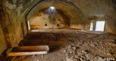 Qubadlıda donuz tövləsinə çevrilmiş məscid (FOTO)