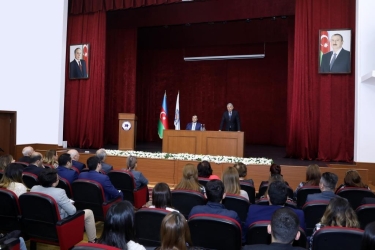 Azərbaycan Əmək və Sosial Münasibətlər Akademiyasının 
müəllim və tələbə heyəti ilə görüş olub (FOTO)