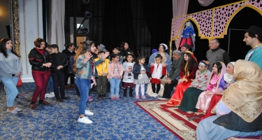 Uşaqlar teatrın pərdəarxası görüntüləri ilə tanış olub (FOTO)