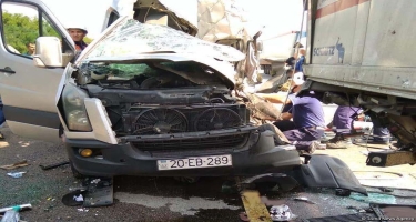 Moskvadan Azərbaycana gələn mikroavtobus Rostovda yük maşınına çırpıldı - 2 ölü, 6 yaralı (FOTO)