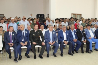 Qaradağ rayonunda gənc əsgərlərin andiçmə mərasimi keçirilib (FOTO)