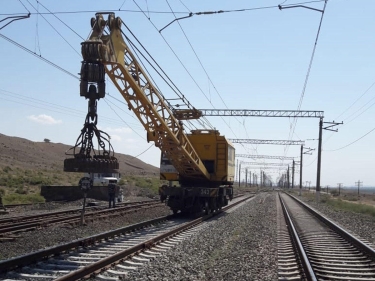 Gəncə-Böyük Kəsik istiqamətində yeni yoldəyişənlərin quraşdırılmasına başlanılıb (FOTO)