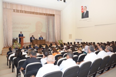 600-dən yuxarı bal  toplamış  orta məktəb məzunları ilə görüş olub (FOTO)