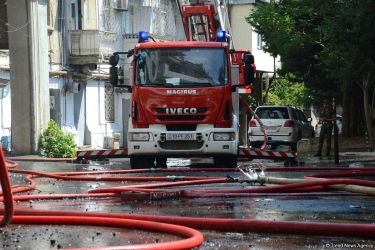 Sumqayıtda mənzil yanıb