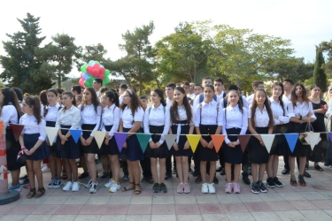 Millət vəkili “Bilik günü” münasibəti ilə keçirilmiş bayram tədbirində iştirak edib (FOTO)