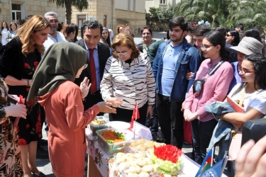 UNEC-də əcnəbi tələbələrin Milli Mətbəx festivalı keçirilib (FOTO)