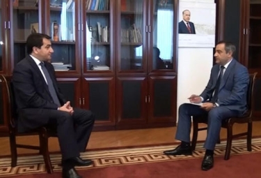 Azərbaycan Prezidenti Administrasiyasının şöbə müdiri Hikmət Hacıyev “Sahil Kərimli ilə müsahibə zamanı”nda (Videolayihə)