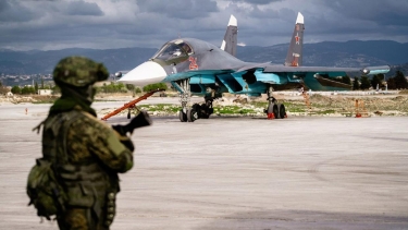 Silahlılar Rusiyanın Hmeymim aviabazasını atəşə tutub