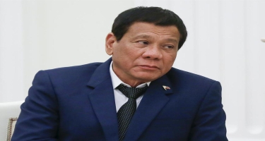 Filippin prezidenti motosikletdən yıxıldı
