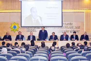 Yaşıl dəhliz buraxılış sistemindən istifadə hüququ əldə edən xarici ticarət iştirakçıları ilə görüş keçirilib (FOTO)