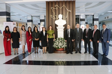 Azərbaycan Universitetində davamlı inkişaf konsepsiyası müzakirə olunur (FOTO)