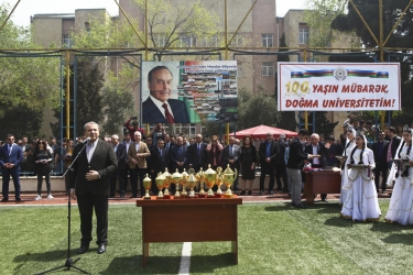 BDU-nun fakültələrarası idman yarışlarının qaliblərinin mükafatlandırılması mərasimi keçirilib (FOTO)