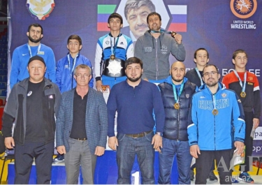 Sərbəst güləşçilərimiz Xasavyurtda beş medal qazanıb (FOTO)