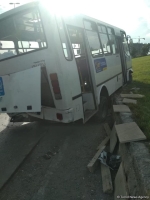 Bakıda avtobus yük maşını ilə toqquşdu - 1 qadın xəsarət alıb