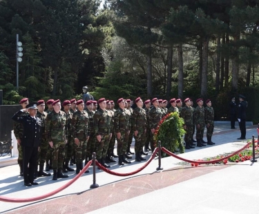 Dövlət Təhlükəsizliyi Xidmətinin şəxsi heyəti ulu öndər Heydər Əliyevin xatirəsini yad edib (FOTO)