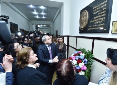 BDU-da görkəmli alim Şirməmməd Hüseynovun barelyefi açılıb (FOTO)