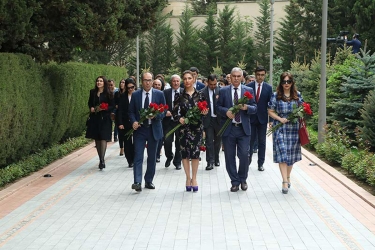 Azərbaycan Universitetində ümummilli lider Heydər Əliyevin xatirəsi anılıb (FOTO)