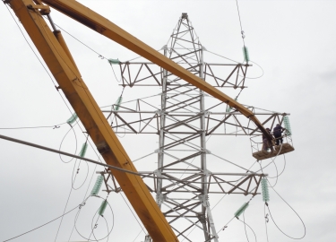 Kəlbəcərin ucqar dağ kəndlərinə izolyasiyalı hava xətləri çəkilir - 