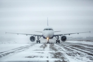 Qazaxıstanın paytaxtında bütün aviareyslər təxirə salınıb