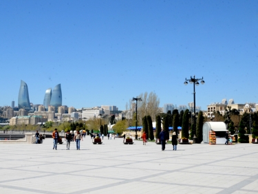 İstirahət günü Bakıda isti, rayonlarda dolu, leysan gözlənilir