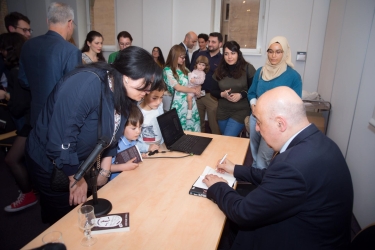 Çingiz Abdullayevin ‘’Şübhəsiz Metamorfoz’’ kitabı fransız oxuyuculara təqdim olunub (FOTO)