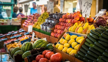 Market və ticarət mərkəzlərində ərzağın məhdud şəkildə satılması məlumatları yalandır - Operativ qərargah