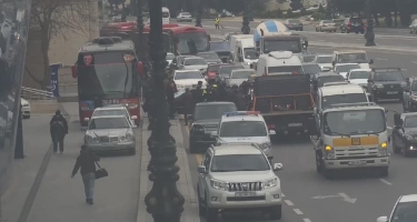 Bakıda yol qəzası prospektdə tıxac yaratdı