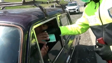 İsmayıllıda yol polisi sürücülərə tibbi ləvazimatlar payladı (FOTO)