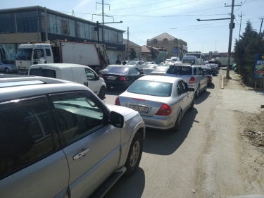 Baş Dövlət Yol Polisi Bakı-Sumqayıt yolunda yaranmış sıxlığa aydınlıq gətirdi (FOTO/VİDEO)