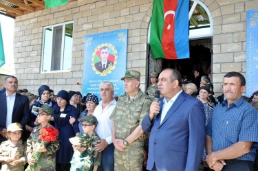 Şəhid Aqil Omarovun “Şücaətə görə” medalı ailəsinə təqdim edilib (FOTO)