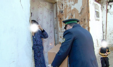 Sumqayıt Baş Gömrük İdarəsinin əməkdaşları aztəminatlı ailələrə yardım ediblər (FOTO/VİDEO)